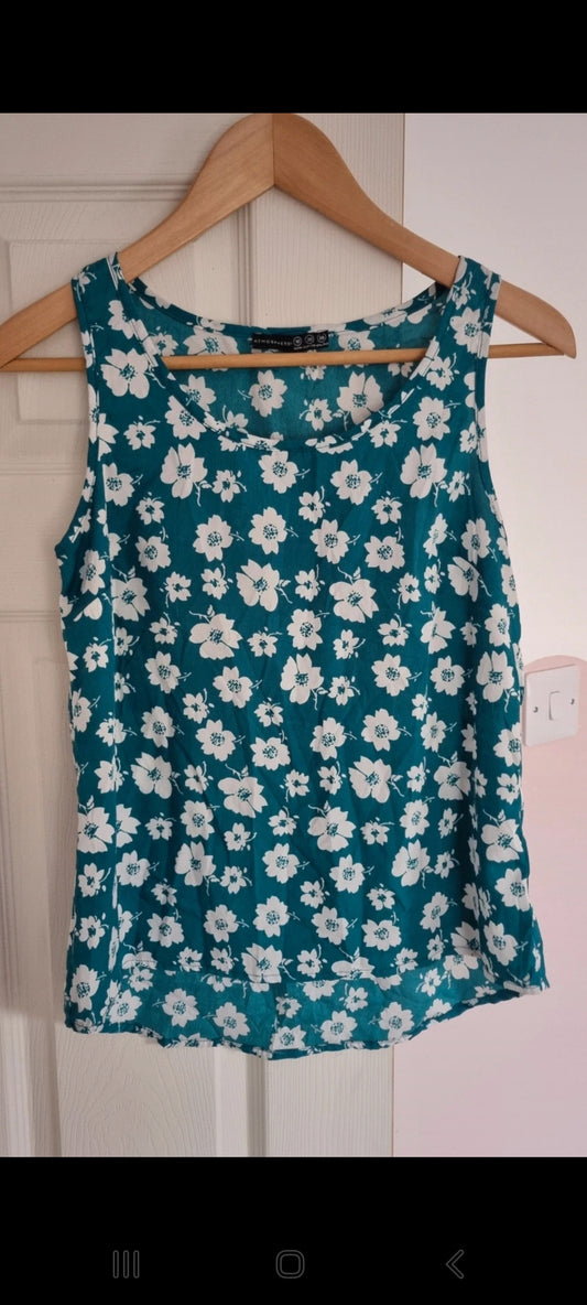 Green floral top